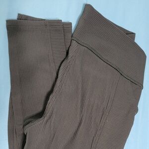 Ribbed High-Waist Leggings in Dark Brown
